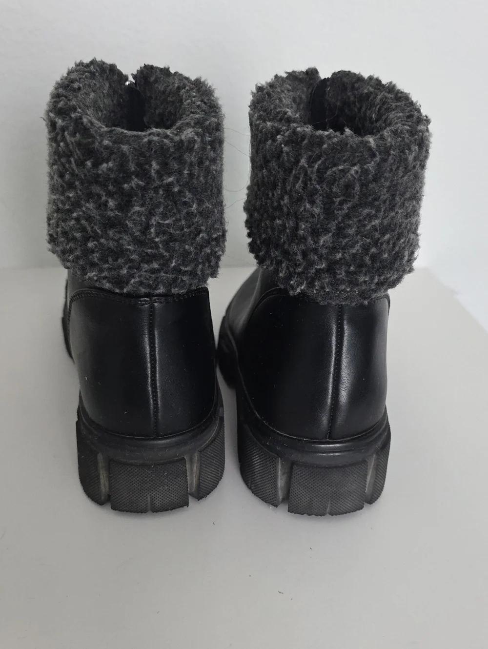 Blondo Leather Black Ankle Boots with Knit Cuff 8.5